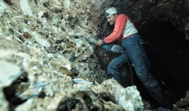 Odunpazarı'nda Sanatçılar Yerin 65 Metre altına inerek eserleri için ham maddeyi kendileri topladı!