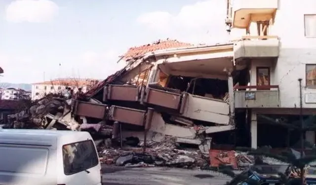 Gökyüzü Olaylarından Depremlere: 12 Kasım Tarihinde Yaşanan Önemli Olaylarla Geçmişe Yolculuk!