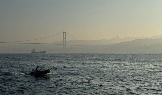 İstanbul Boğazı'nda sis nedeniyle trafik askıya alındı