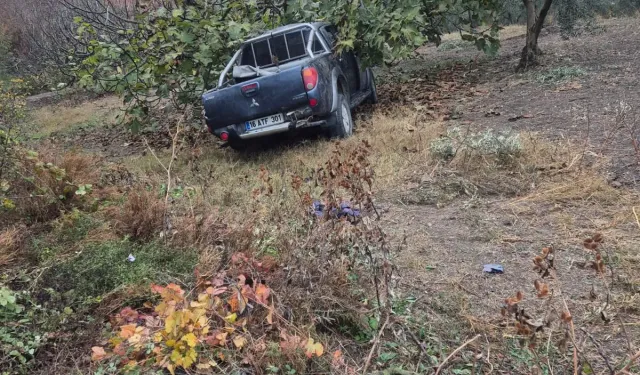 Bursa'da işçileri taşıyan kamyonet ağaca çarptı: 1 ölü, 7 yaralı