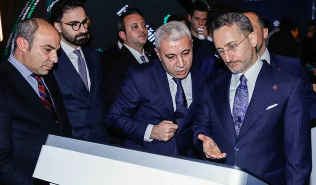 Fahrettin Altun, Türkiye'nin İlk Ölçümleme Sistemi Basın İlan Kurumu Analitik'i İnceledi