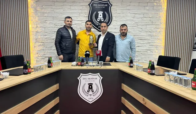 Akhisar Spor Kulübü, Milli Atlet Üzeyir Söylemez’i Ağırladı