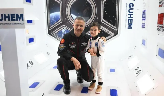 Bursa'da Alper Gezeravcı, GUHEM ve Azercosmos ile Gençlere Uzay Alanında İlham Veriyor