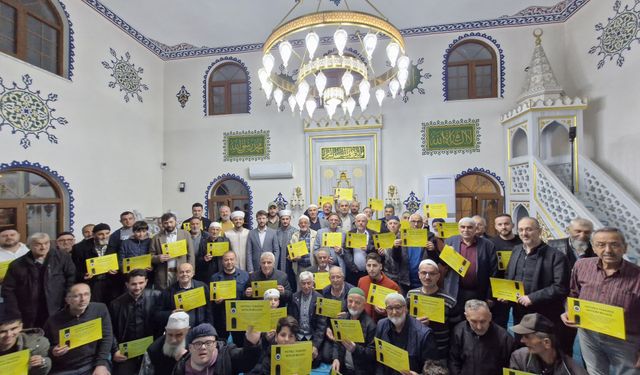 Hatimle Teravih Kılanlara Başarı Belgesi Verildi