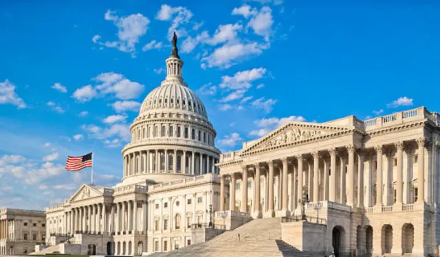 ABD Senatosu, Trump’ın Trilyon Dolarlık Vergi İndirimi Tasarısını Onayladı
