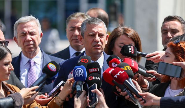 Özgür Özel'den Sert Kayyım ve Yargı Tepkisi: “CHP’ye Kayyım Atanamaz, Bu Boş Bir Tartışma”