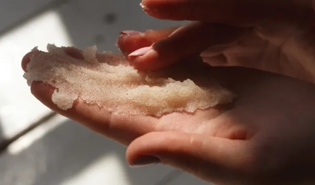 El Peeling’i Nasıl Yapılır? Ne İşe Yarar, Kaç Günde Bir Uygulanmalı?
