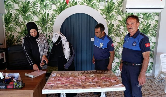 Kadın Dilencinin Yarım Günlük Kazancı Şaşırttı!