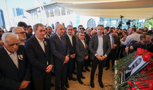 Kurtulmuş: “Özgür Özel’e Yapılan Saldırı Türkiye Demokrasisine Yapılmıştır”