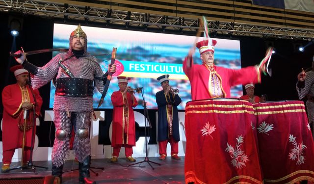 Bursa Mehter Takımı Fransa’yı fethetti