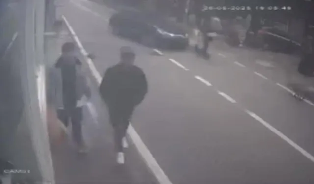 Bursa'da Ani Dönüş Yapan Otomobil Scooter Sürücüsüne Böyle Çarptı