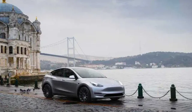 Tesla Geri Adım Mı Atıyor? Apple CarPlay Desteği Nihayet Geliyor Mu?