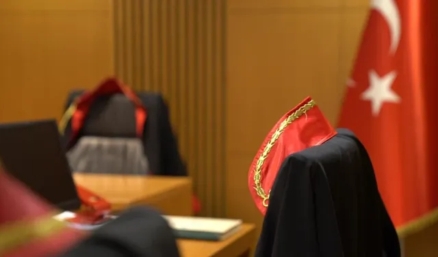 Meslekten ihraç edilen eski hâkim, sahte kimlikle adliyede yakalandı
