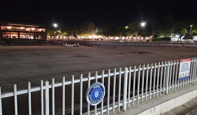 İnegöl Hikmet Şahin Kültür Parkı'ndaki Havuz Bu Yaz Boş Kaldı!