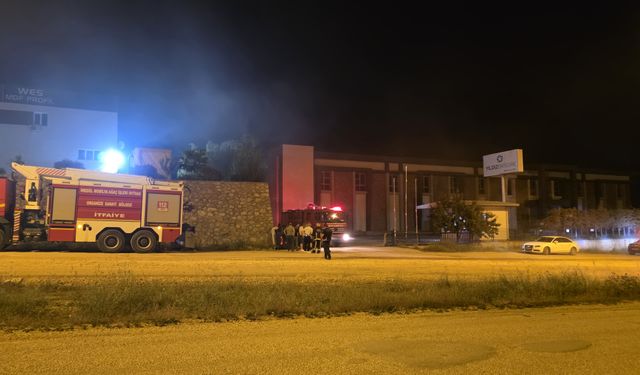 İnegöl'de sunta fabrikasında yangın