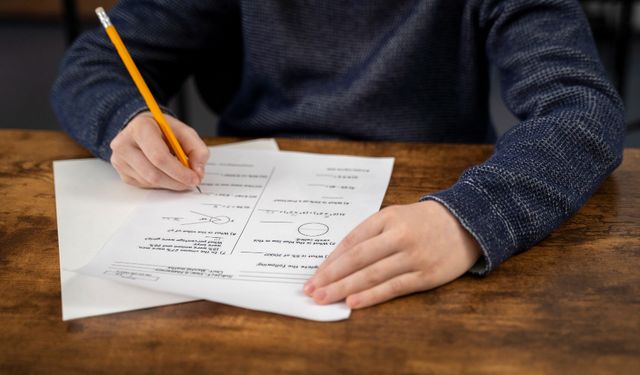 Annelerin en çok okuduğu sınav duası: Sınavın iyi geçmesi için hangi dua okunur?