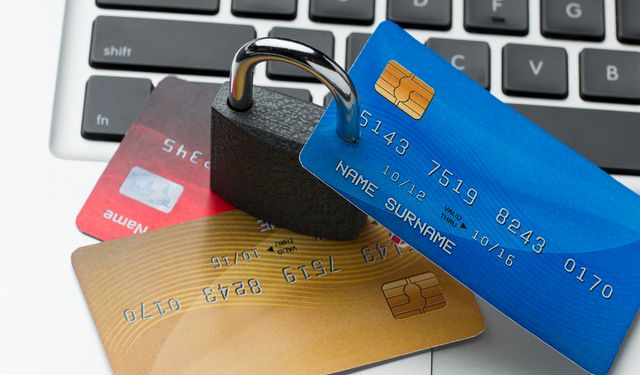 Türkiye'de devlete ait bankalar hangileridir? Kamu bankaları hangi alanlarda hizmet veriyor ve kaç tane var?