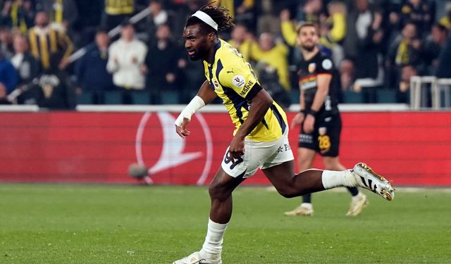 Allan Saint-Maximin Fenerbahçe’ye Veda Etti: “Fenerbahçe Kalbimde Hep Ayrı Kalacak”