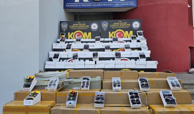 Adana'da 14 milyonluk kaçak güneş gözlüğü ve telefon ele geçirildi
