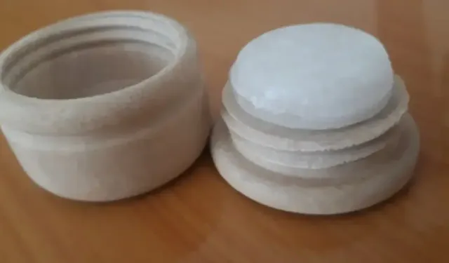 Migren Taşı Nedir, Nasıl Kullanılır ve Gerçekten Migreni Hafifletir Mi, Yoksa Bilinmeyen Zararları Mı Var?