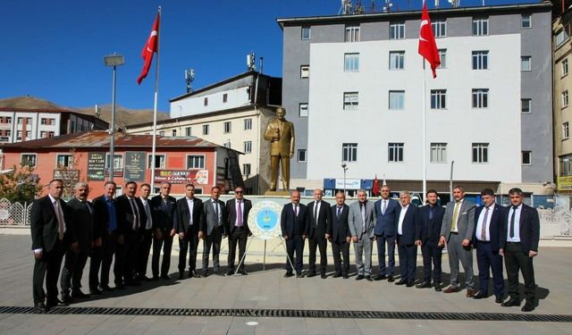 Hakkari'deki muhtarlardan ekmek zammına tepki