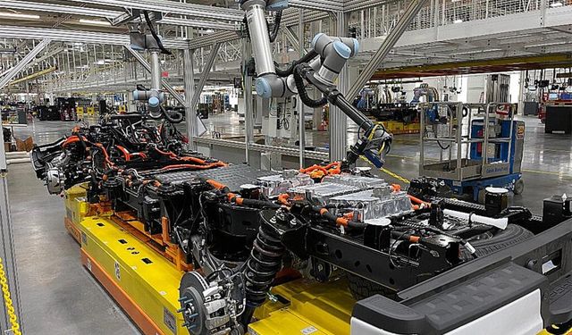 FORD, UYGUN FİYATLI ELEKTRİKLİ ARAÇLAR İÇİN YENİ PLATFORMUNU VE ÜRETİM SİSTEMİNİ TANITTI