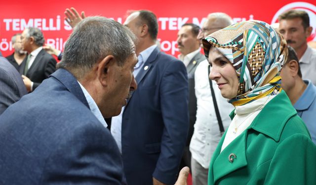 Bakan Göktaş, Muhtarlarla Aile ve Toplum Temelli Sosyal Destek Modeli Toplantısı Gerçekleştirdi