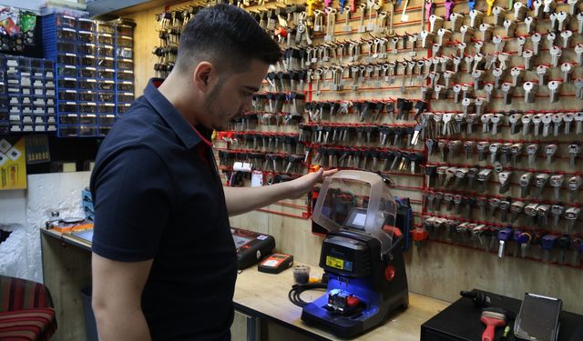 Çilingirden araç sahiplerine yedek anahtar uyarısı, kaybetmenin bedeli 100 bin lirayı geçebilir