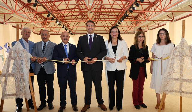 Düzce Üniversitesi’nde “Zamansız, Sonsuz Yaz” Sergisi Açıldı