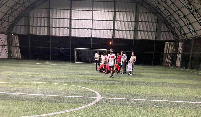 Halı saha maçında 44 yaşında hayatını kaybetti