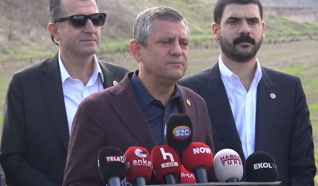 Özgür Özel’den Lütfü Savaş ve Eski Delegelere Tepki: “Beyhude İşlerle Uğraşıyorlar”