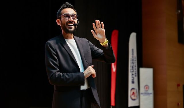 Gri Koç Kimdir, Nerelidir, Kaç Yaşında? Ne İş Yapıyor, Hangi Kitapları Yazdı?