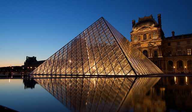 Louvre Müzesi’ndeki Büyük Soygun Nasıl Gerçekleşti Ve Hangi Eserler Çalındı?