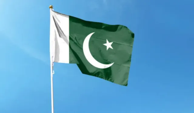 Pakistan’da Kamyon Uçuruma Yuvarlandı: 15 Ölü, 8 Yaralı