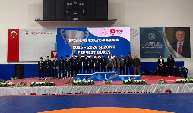 Çorumlu güreşçiler Ankara'dan üçüncülükle döndü