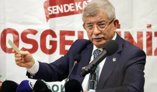 Davutoğlu: Peş peşe yaşanan uçak kazaları araştırılmalı