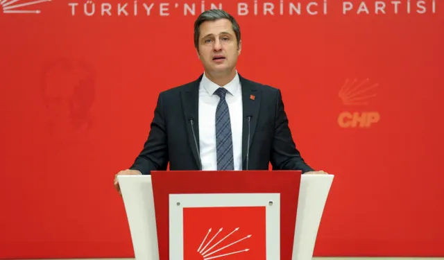 Deniz Yücel’den CHP hakkında kapatma tartışmalarına sert tepki