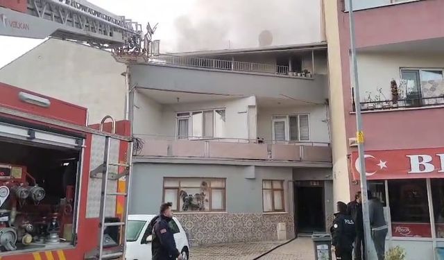 İnegöl’de bina çatısında korkutan yangın!