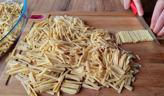 Evde Erişte Nasıl Yapılır, Hamurunun Püf Noktaları Nelerdir? En Lezzetli Sonuç İçin Nelere Dikkat Etmelisiniz?