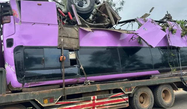 Otobüs nehre düştü: 13 ölü, 24 yaralı