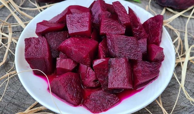 Pancar Turşusu Nasıl Yapılır ve Sağlığa Faydaları Neler?