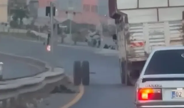 Hareket halindeki kamyonun dingili koptu; o anlar kamerada