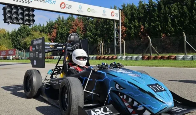 Uludağ Üniversitesi öğrencilerinden elektrikli formula aracı