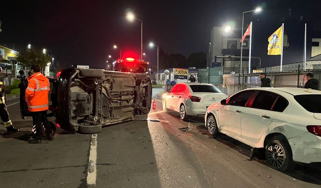 Tekirdağ’da Alkollü Sürücü Dehşeti: Park Halindeki Araçlara Çarpıp Yan Yattı