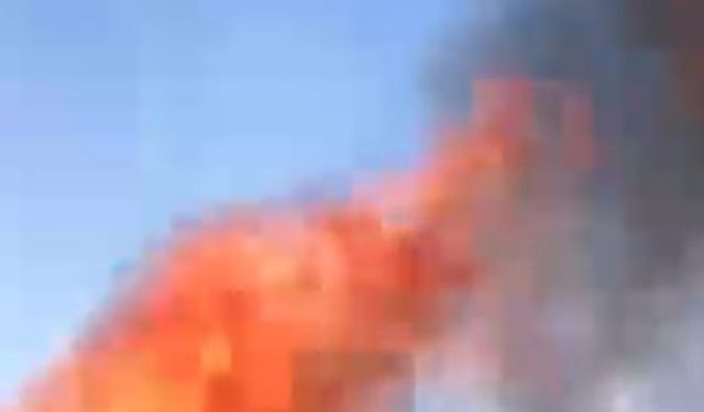 Belediye önünde kendini yaktı