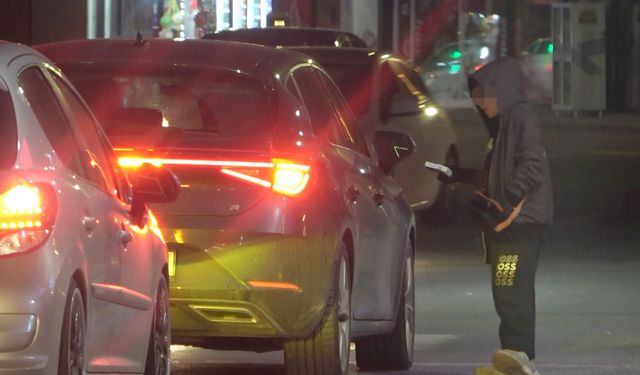 Aksaray’da ışıklar çocuk dilencilerin işgali altında