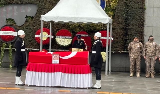 Şehit polis memuru Emre Albayrak için İstanbul İl Emniyet Müdürlüğünde tören düzenlendi