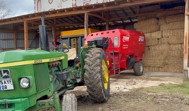 Kolunu silaj makinesine kaptıran çocuk hayatını kaybetti