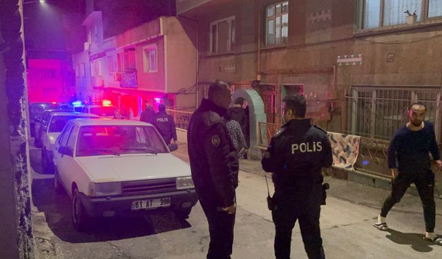 Bursa'da eve yapılan baskında cephanelik çıktı, arama sırasında polise saldırdılar