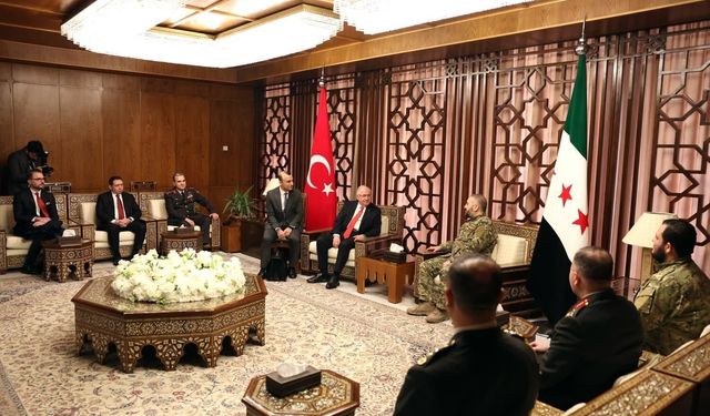 Milli Savunma Bakanı Güler, Suriyeli mevkidaşı Ebu Kasra ile bir araya geldi